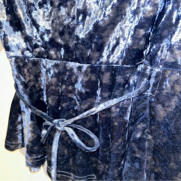 Honey Belle Velvet Tie Wrap Blouse w/ Butterfly Sleeves - Blue - Picture 4 of 7